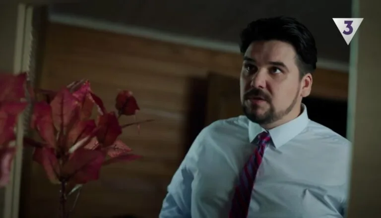 Момент из 13 серии 1 сезона