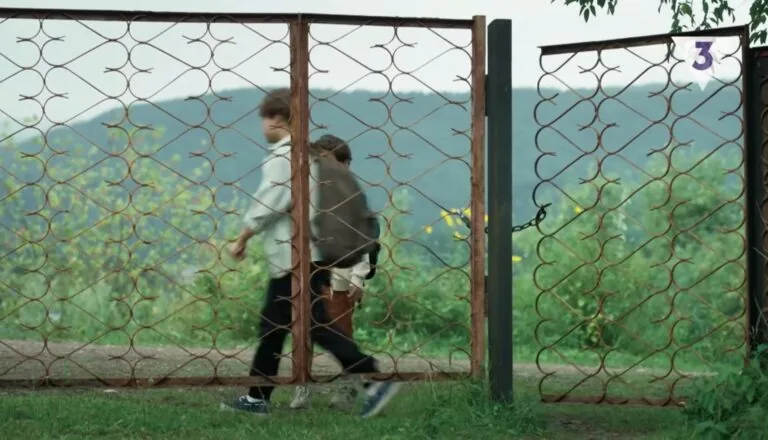 Момент из 14 серии 1 сезона