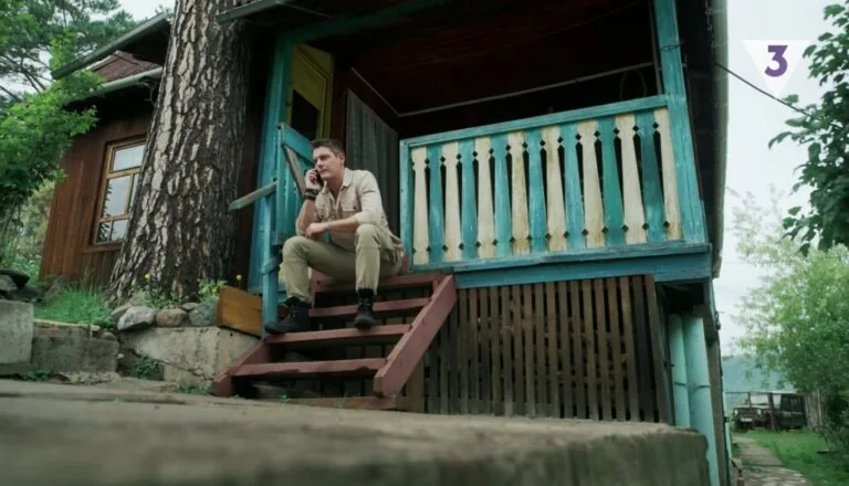 Момент из 15 серии 1 сезона