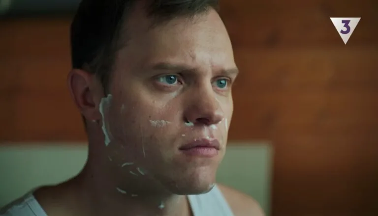 Момент из 19 серии 1 сезона