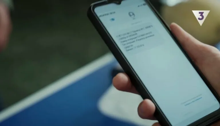 Момент из 6 серии 1 сезона